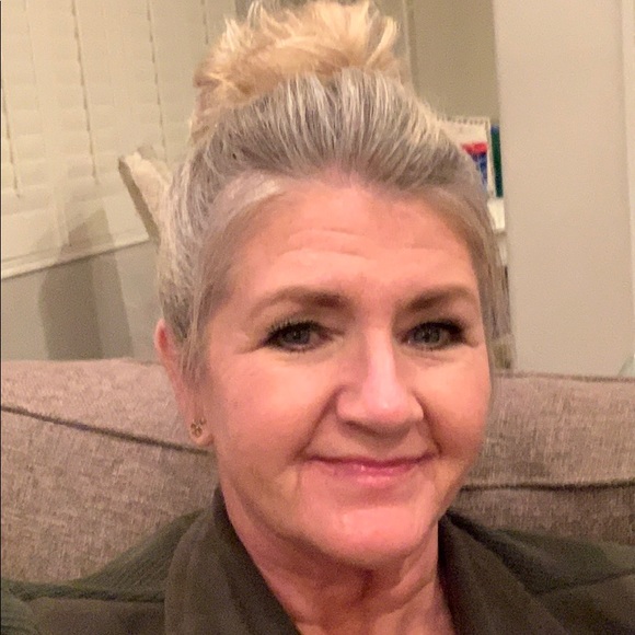 Meet your Posher, Pam - Picture 1 of 1